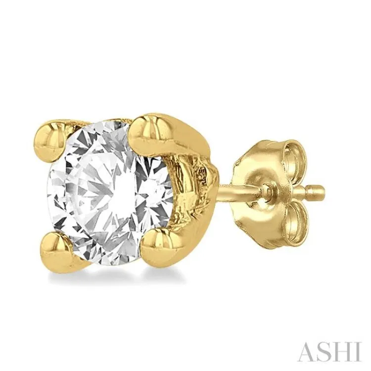 1/20 ctw Round Cut Diamond Stud Earring in 14K Yellow Gold