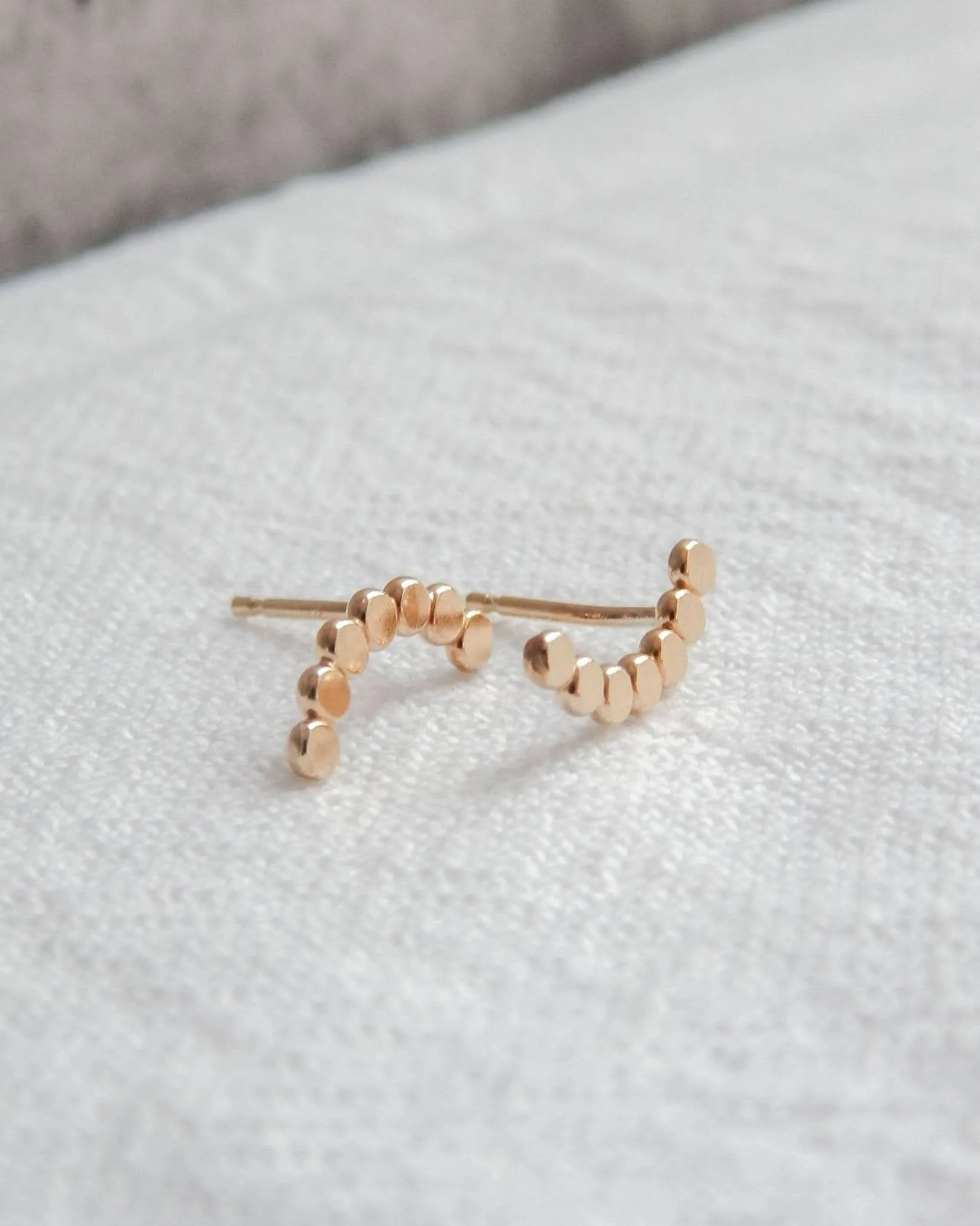 14k Dotted Arc Stud Earrings