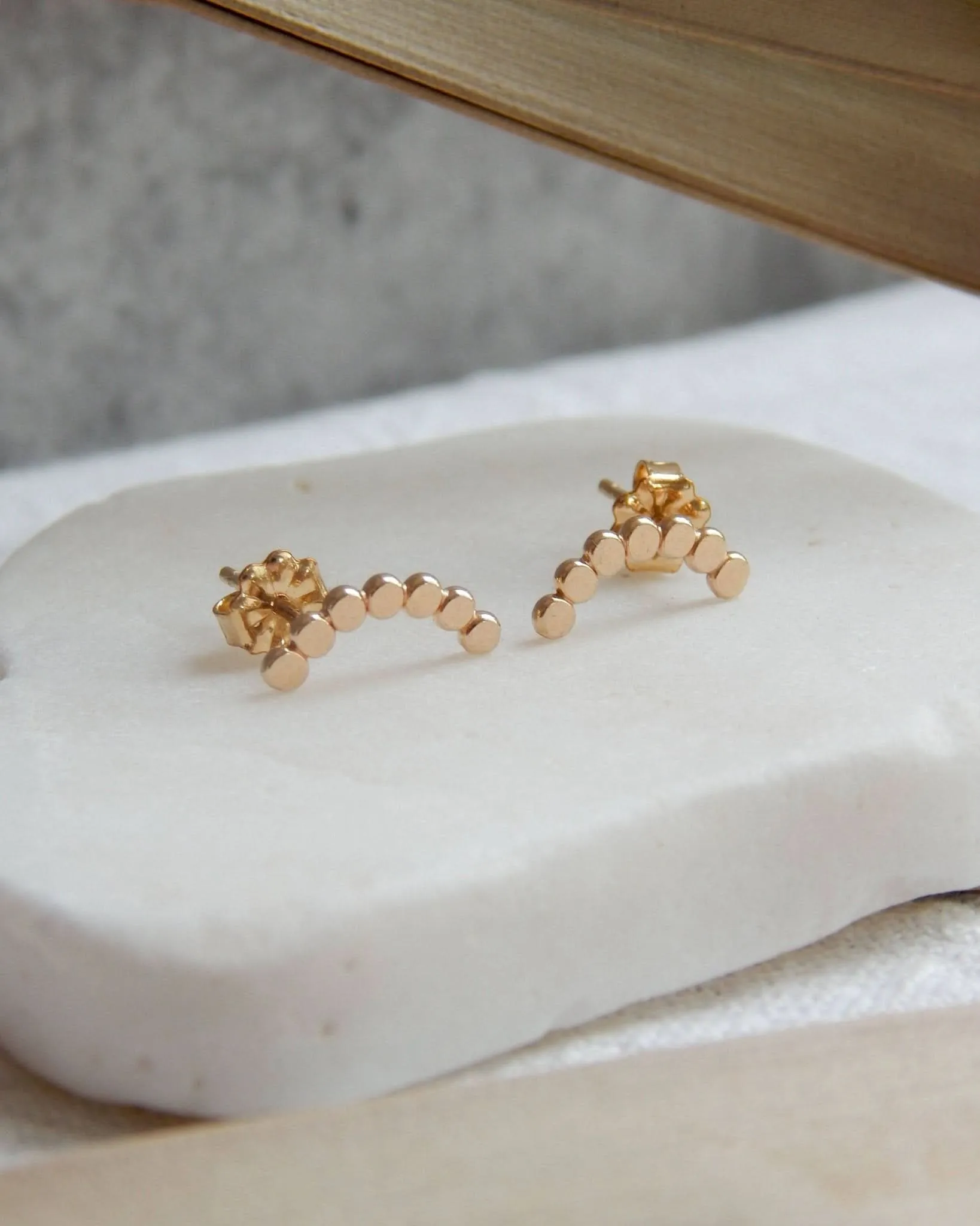 14k Dotted Arc Stud Earrings
