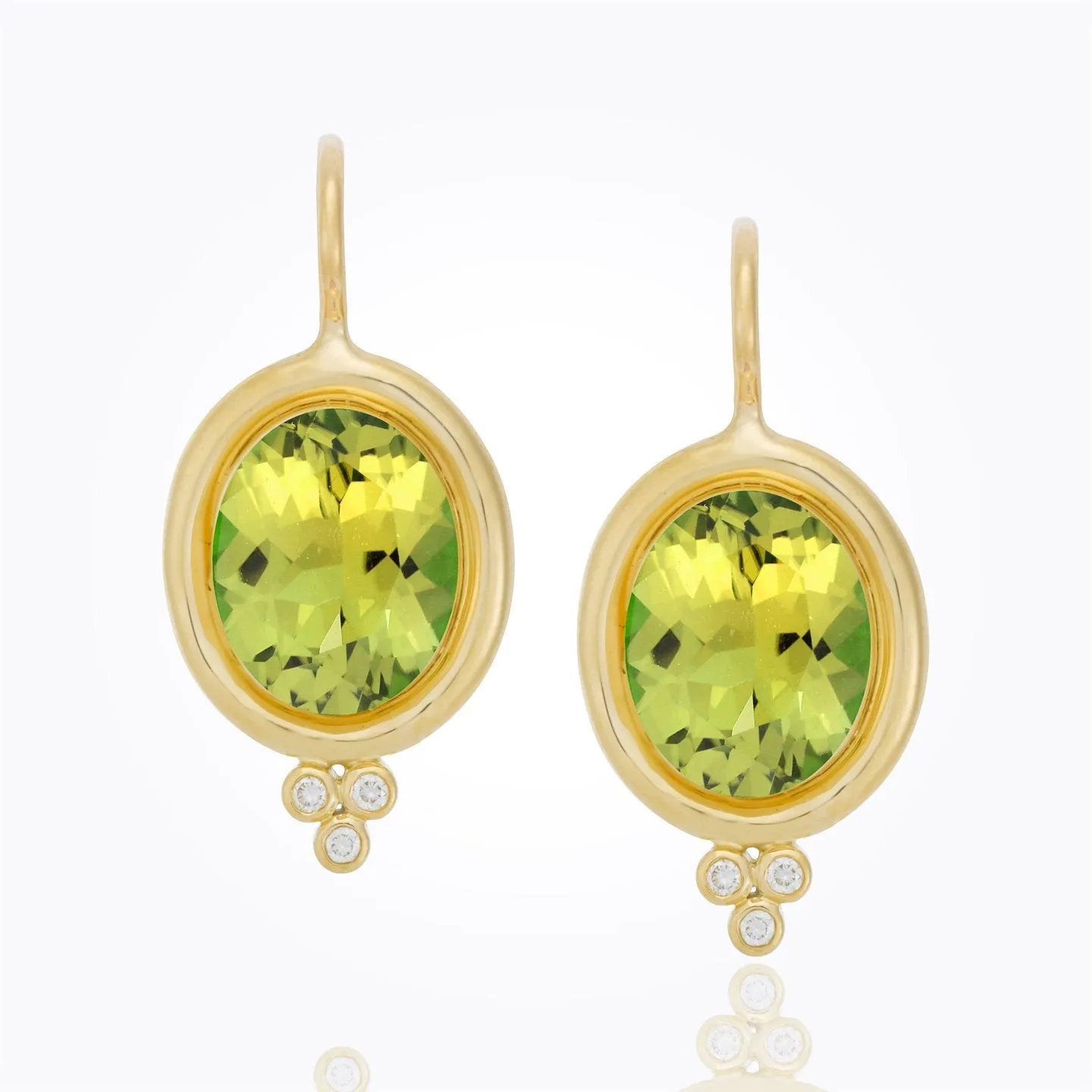 18K Classic Faceted Oval Earrings with diamond granulation - 10X8