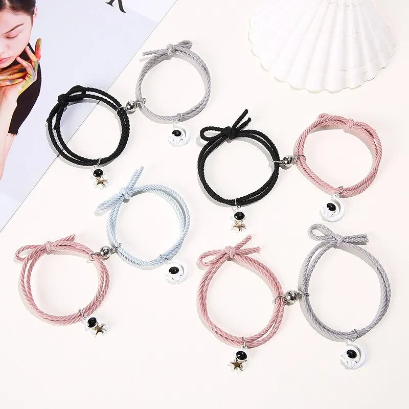 2Pcs/ Set Cartoon Magnetic Couple Bracelets with Moon Robots Pendant