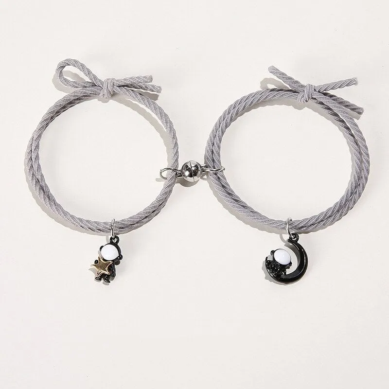 2Pcs/ Set Cartoon Magnetic Couple Bracelets with Moon Robots Pendant