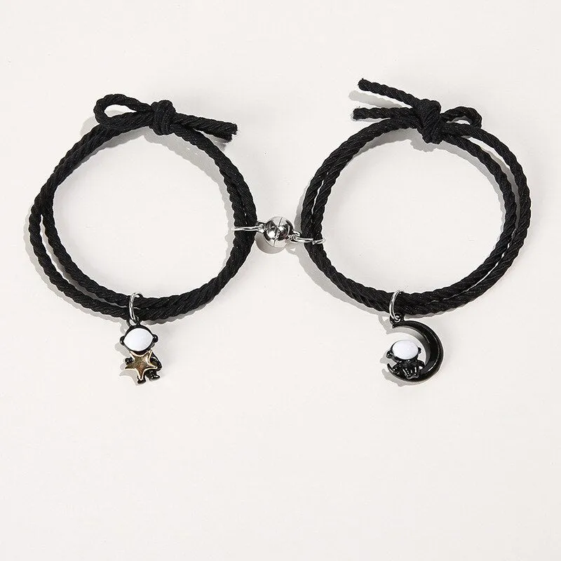 2Pcs/ Set Cartoon Magnetic Couple Bracelets with Moon Robots Pendant