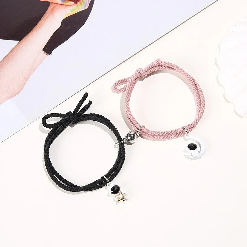 2Pcs/ Set Cartoon Magnetic Couple Bracelets with Moon Robots Pendant