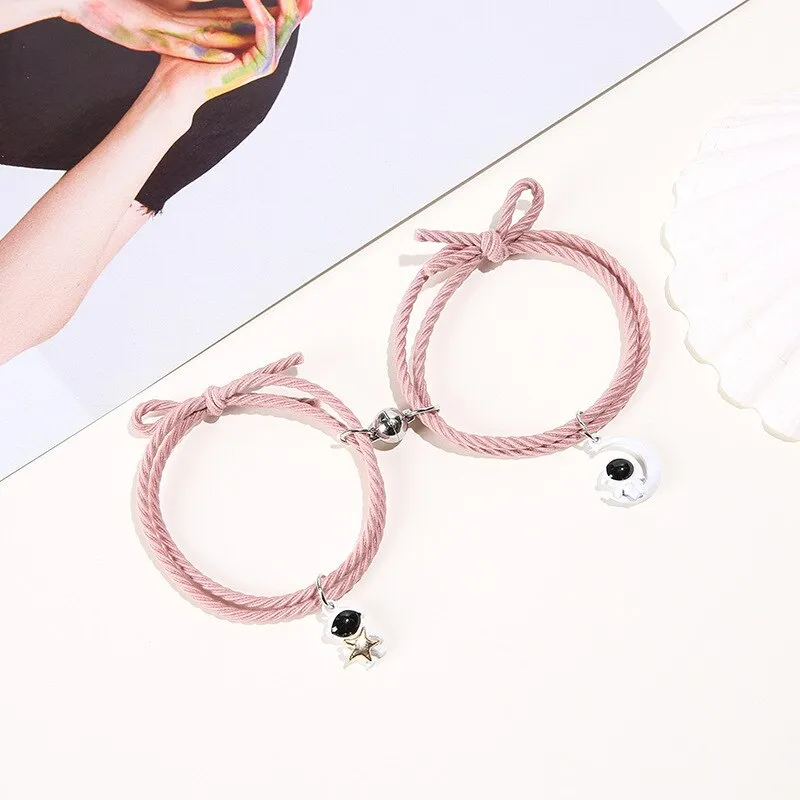 2Pcs/ Set Cartoon Magnetic Couple Bracelets with Moon Robots Pendant