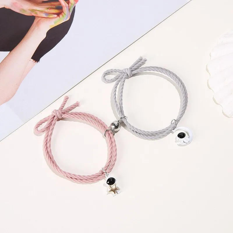 2Pcs/ Set Cartoon Magnetic Couple Bracelets with Moon Robots Pendant