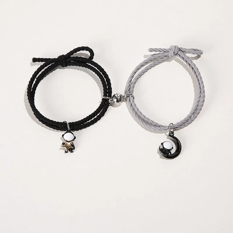 2Pcs/ Set Cartoon Magnetic Couple Bracelets with Moon Robots Pendant