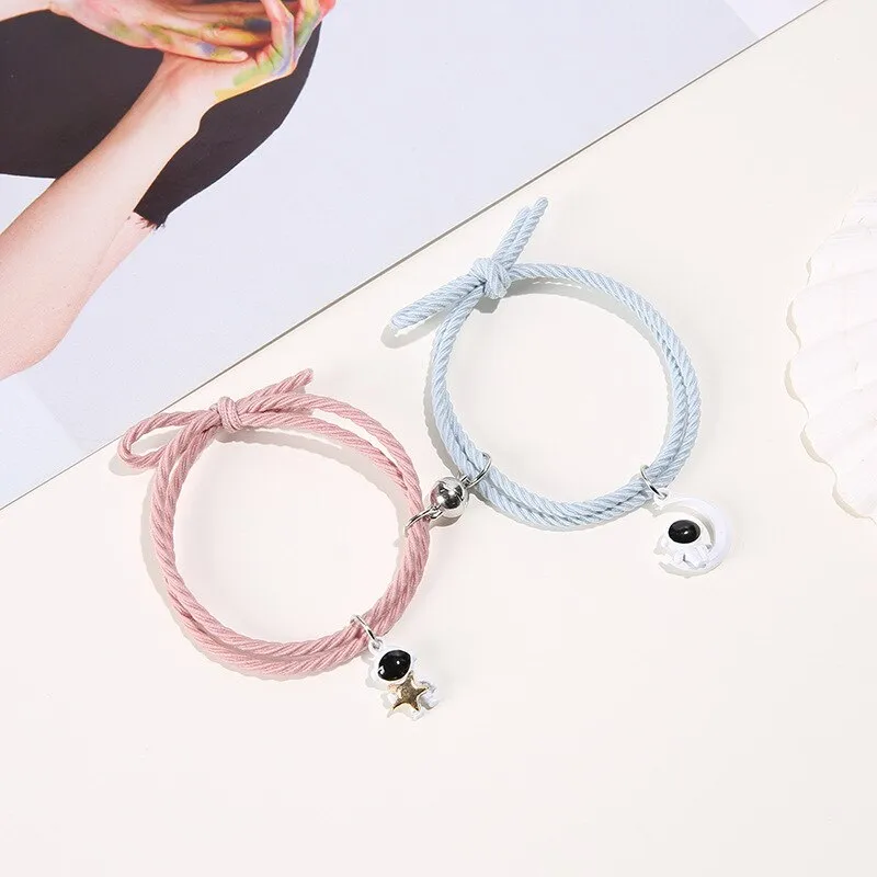 2Pcs/ Set Cartoon Magnetic Couple Bracelets with Moon Robots Pendant
