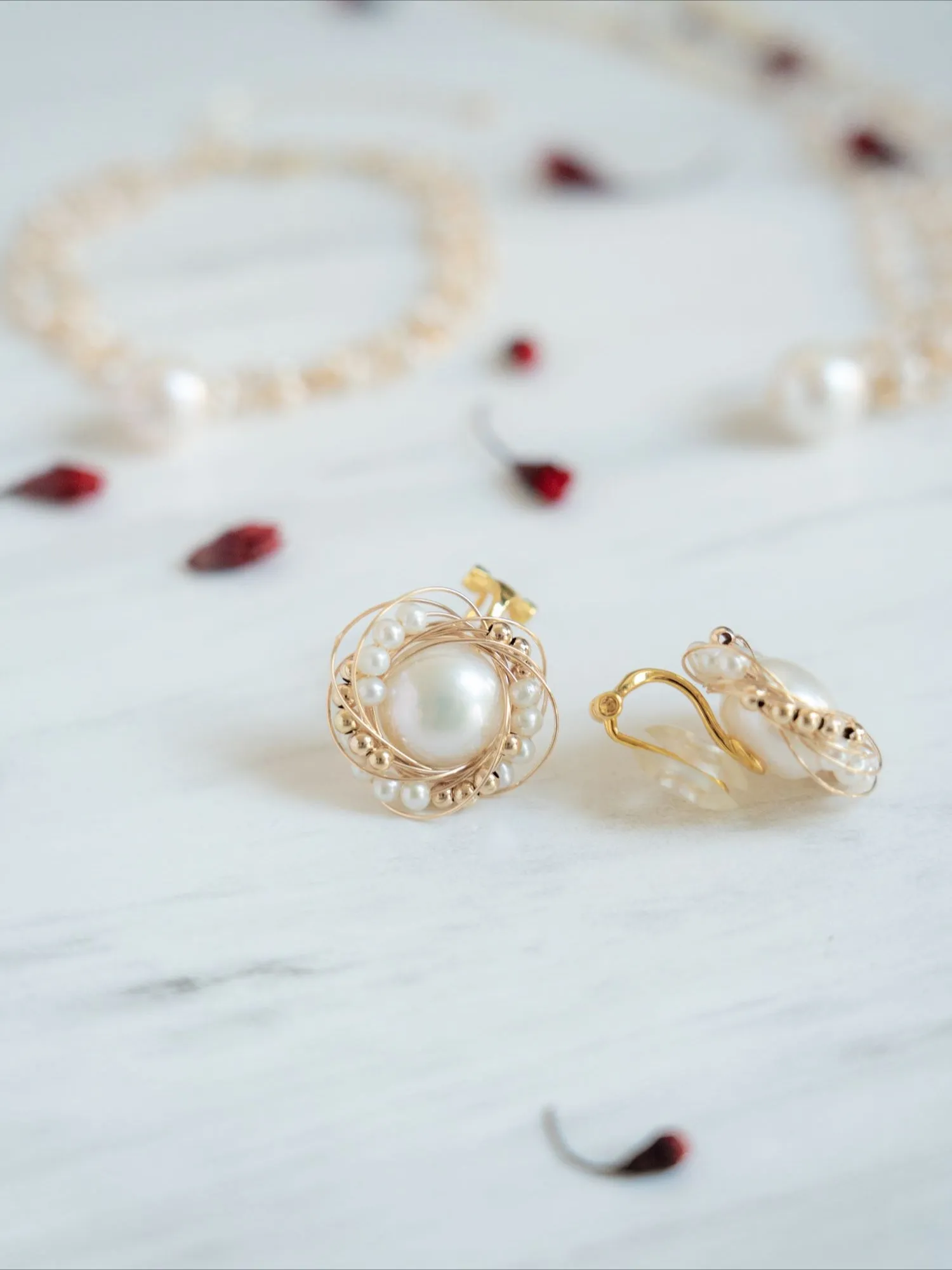 Classic Filigree Series Edge Stud Earrings