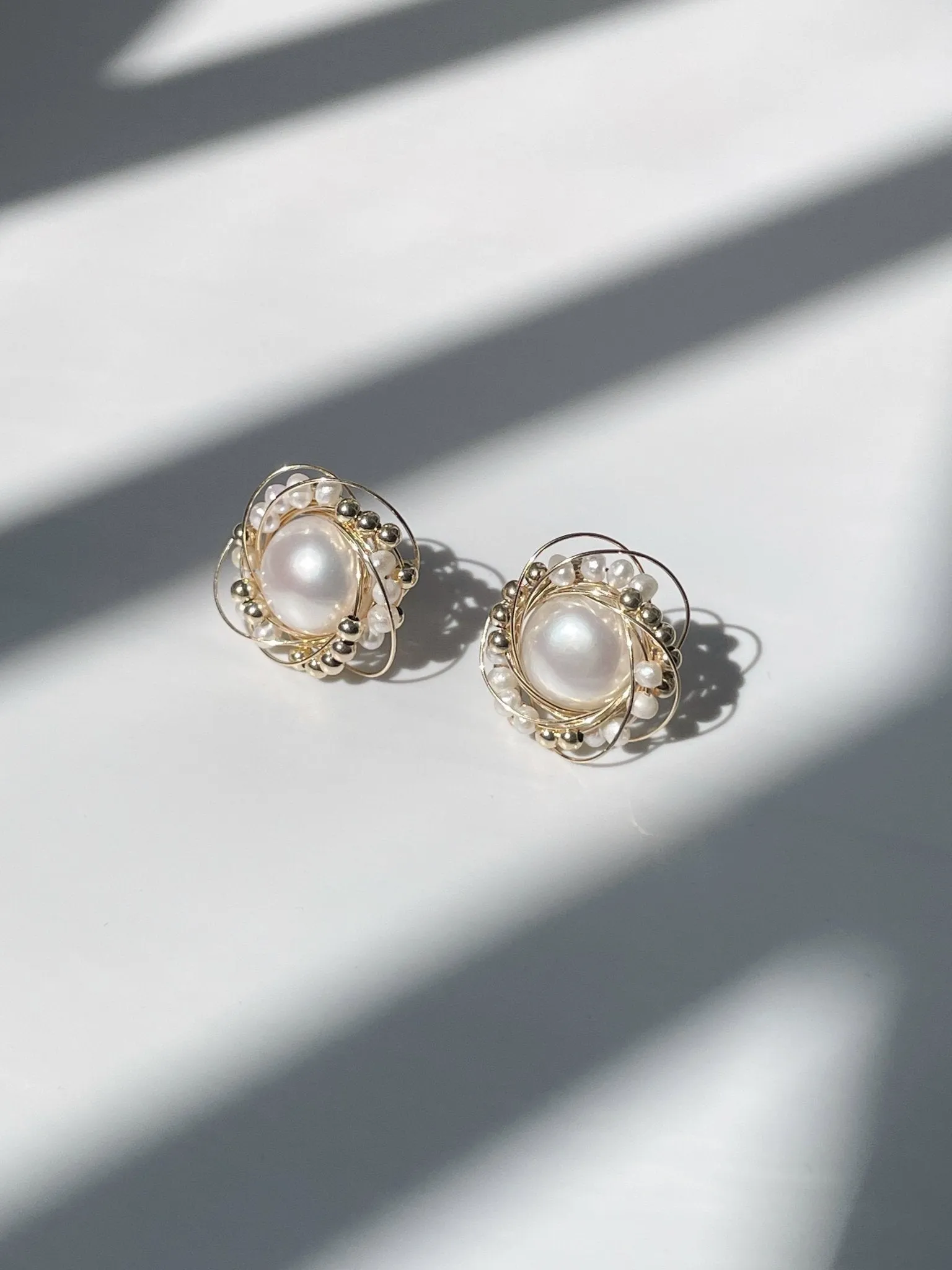 Classic Filigree Series Edge Stud Earrings