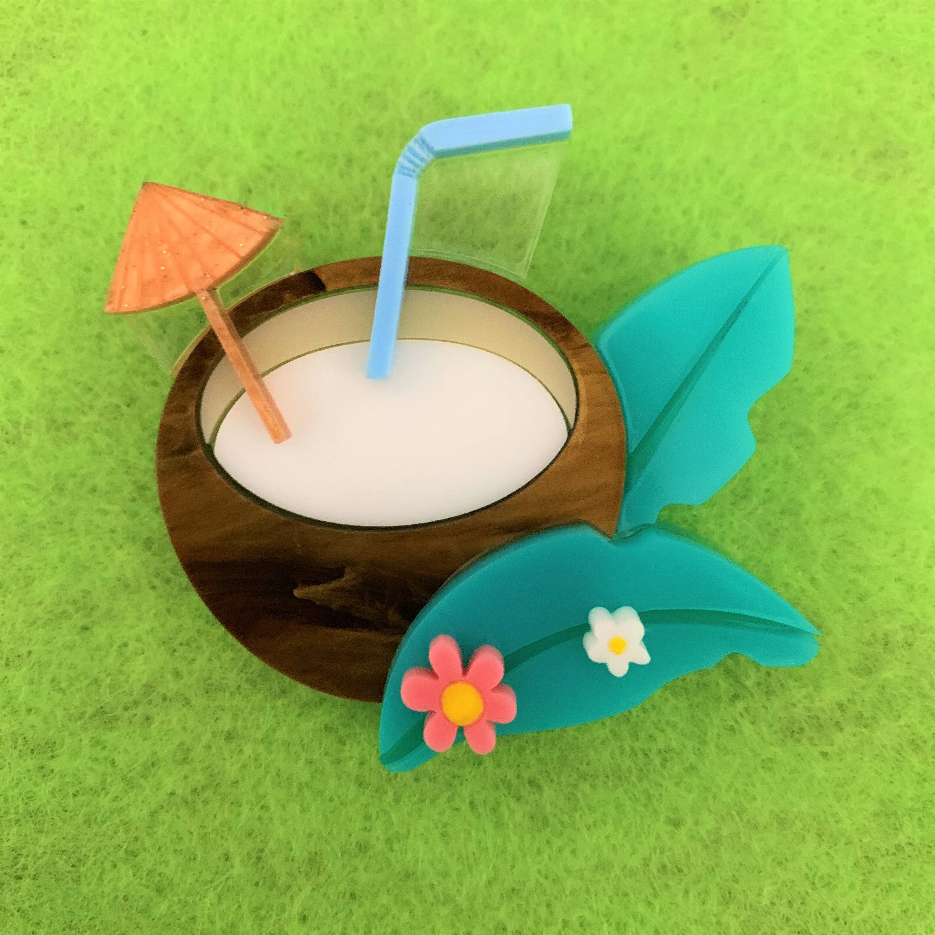 Coconut cocktail - Brooch