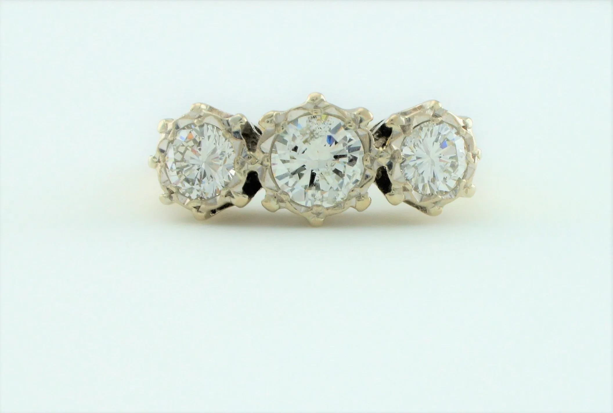 Fine Vintage 18ct Yellow Gold 1.00ct Diamond Trilogy Engagement Ring