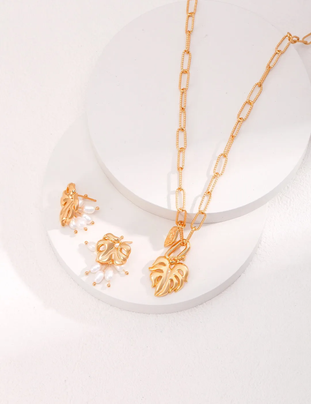 Gold Leaf Chain Pendants Necklace