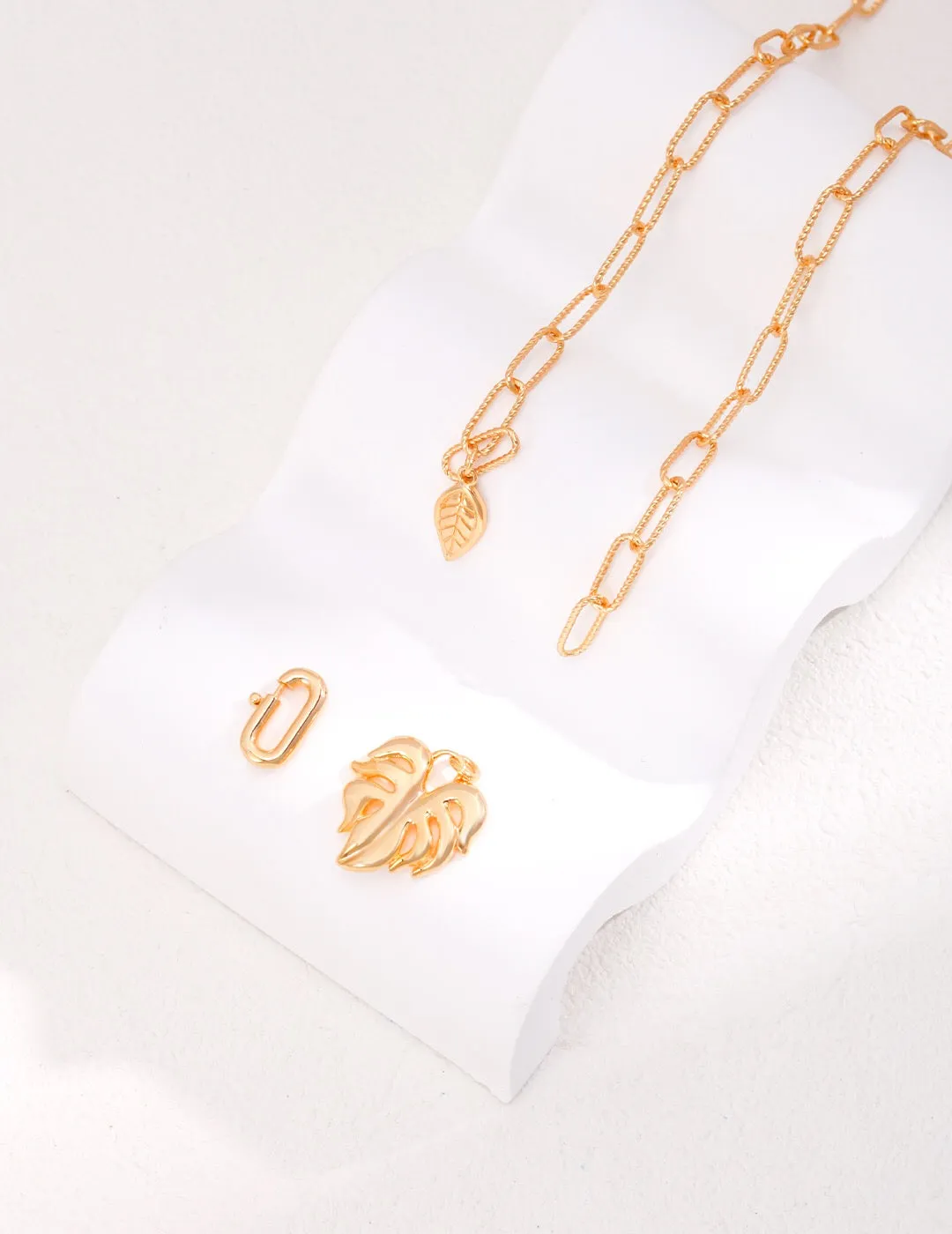 Gold Leaf Chain Pendants Necklace