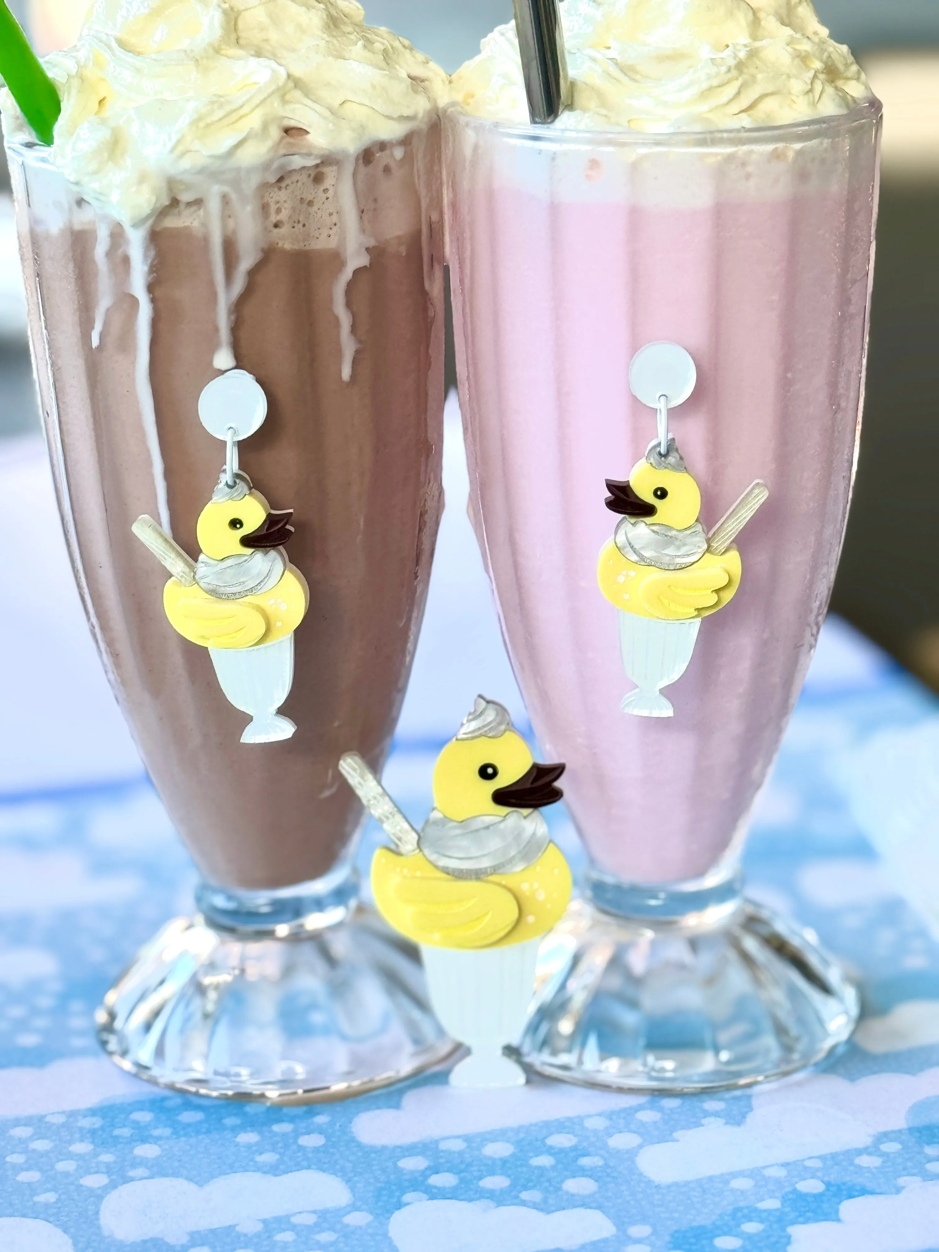 Milkshake 🥛 Ducky - Brooch