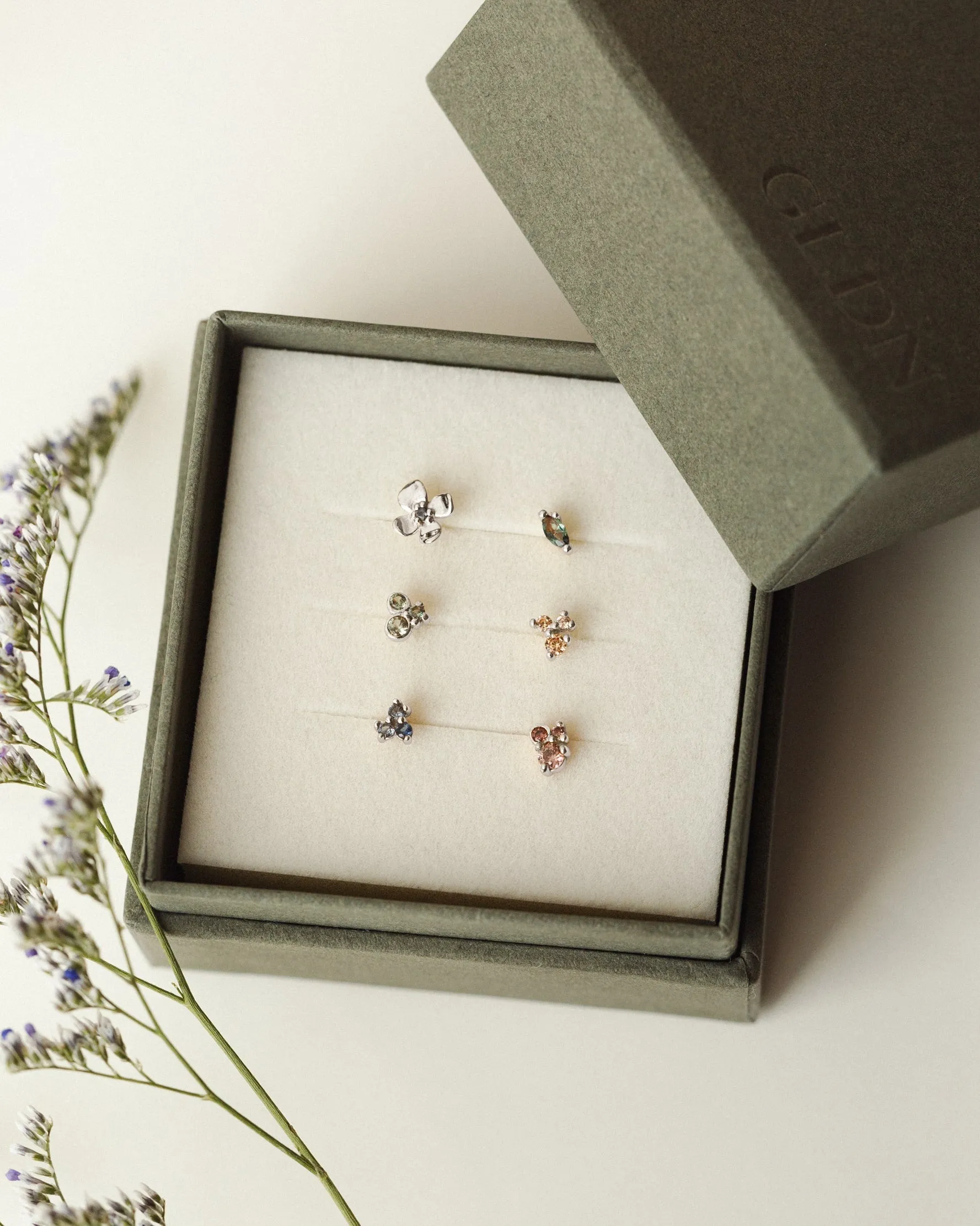 Poet's Palette Stud Set